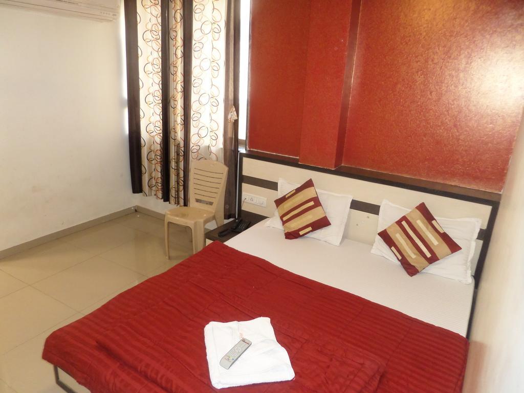 Hotel Minerva Residency Mumbai Room photo