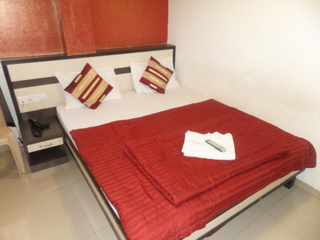 Hotel Minerva Residency Mumbai Room photo