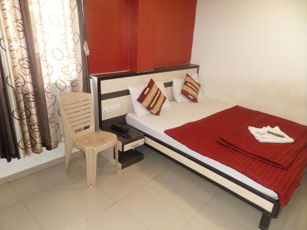 Hotel Minerva Residency Mumbai Room photo